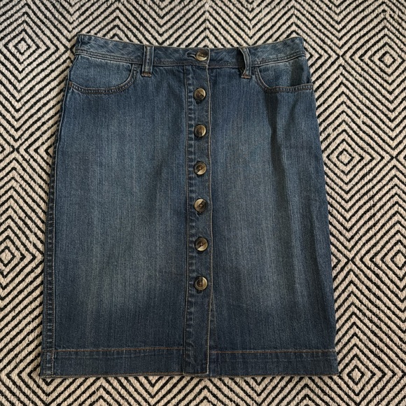 Boden Dresses & Skirts - Boden denim pencil skirt -size 8R